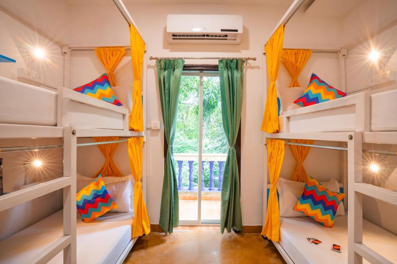 Gostops Plus Goa Vagator กัวเก่า ภายนอก รูปภาพ